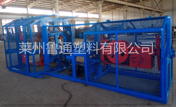 塑料繩，尼龍繩，滌綸繩三股四股制繩機(jī)